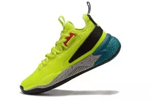 new puma basketball chaussures clyde fluorescent green